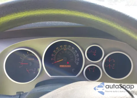 2010 Toyota Tundra Grade 5.7L V8 z USA, uszkodzony, nr VIN 5TFUY5F15AX137953